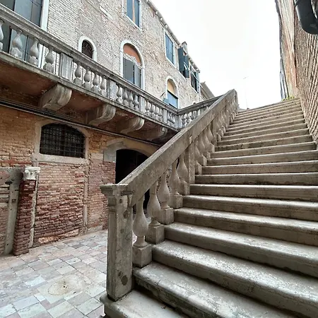 Bed and Breakfast Querini San Marco