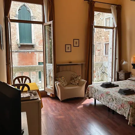 Bed and Breakfast Querini San Marco